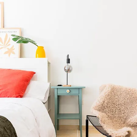 Coqueto Con Terraza Junto A Apartament