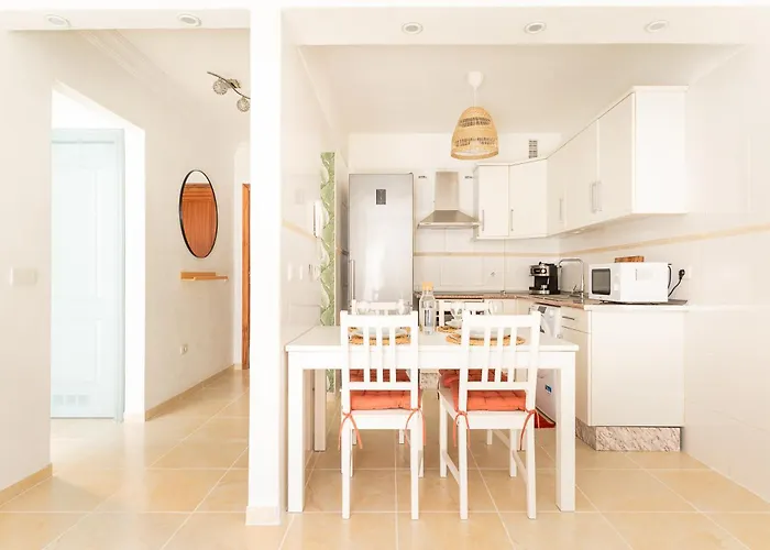 Coqueto Con Terraza Junto A Appartement