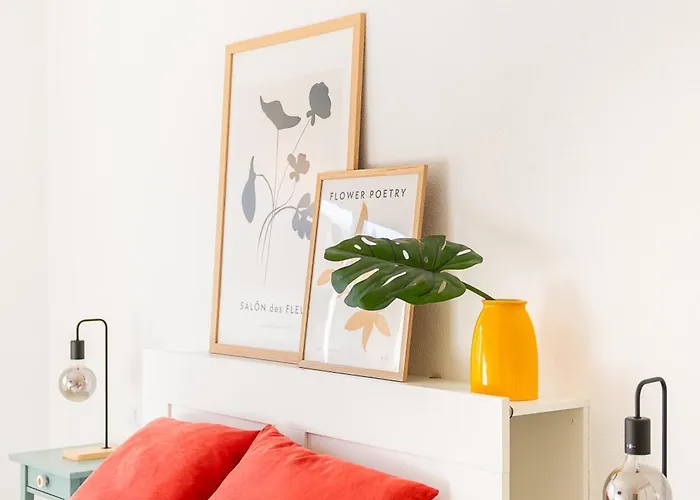 Coqueto Con Terraza Junto A