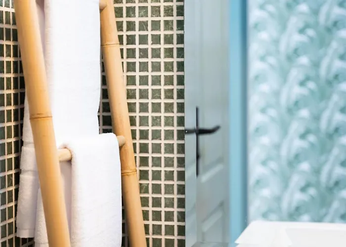 Coqueto Con Terraza Junto A *