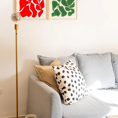 Apartman Coqueto Con Terraza Junto A *