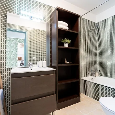 Coqueto Con Terraza Junto A * 坎德拉里亚